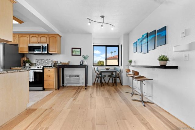 7320 Park Ridge Blvd 216, San Diego, CA 92120