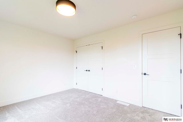 12505 Pheasant Run Circle, Papillion, NE 68046