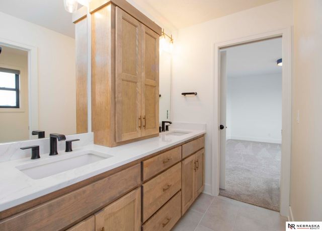 12505 Pheasant Run Circle, Papillion, NE 68046