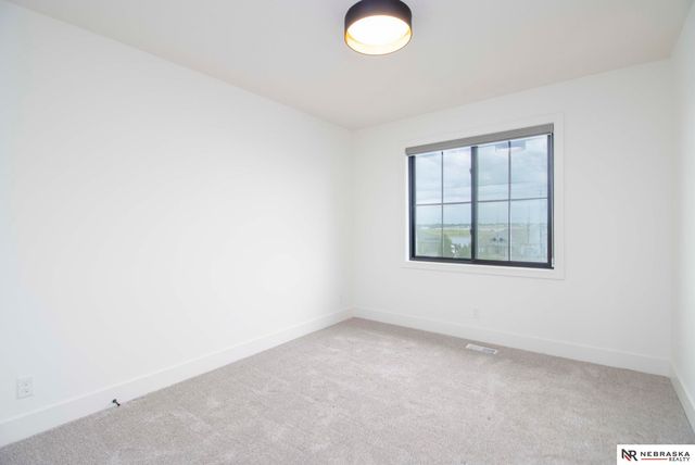 12505 Pheasant Run Circle, Papillion, NE 68046