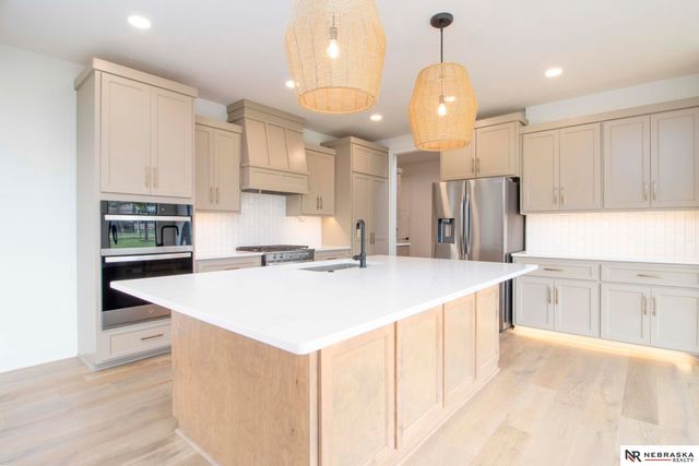 12505 Pheasant Run Circle, Papillion, NE 68046