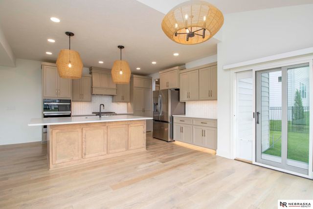 12505 Pheasant Run Circle, Papillion, NE 68046
