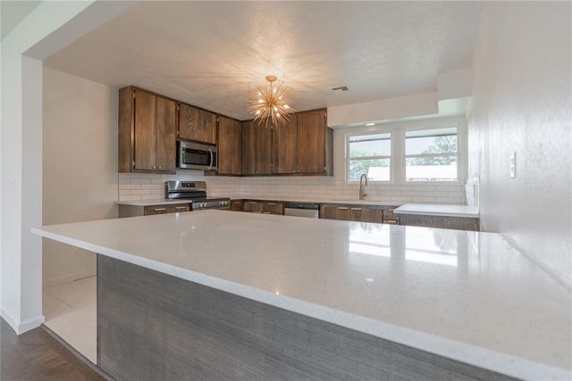 2905 Bella Vista Drive, Oklahoma City, OK 73110