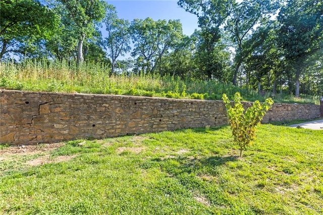 4216 Merriam Drive, Overland Park, KS 66203