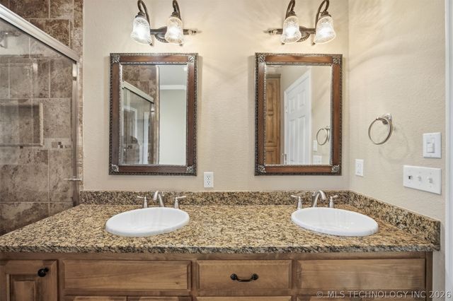 2004 E Trailwood Street, Stigler, OK 74462