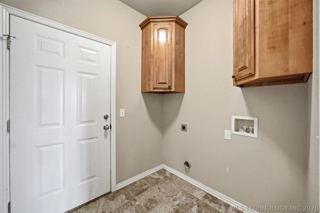 2004 E Trailwood Street, Stigler, OK 74462