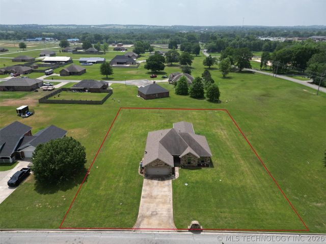 2004 E Trailwood Street, Stigler, OK 74462