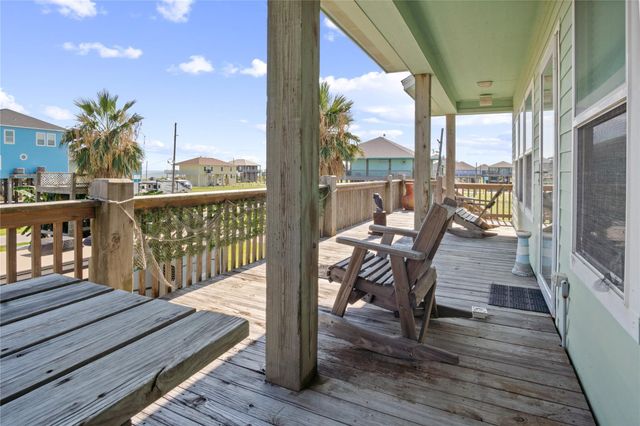 844 S Sage Road, Crystal Beach, TX 77650