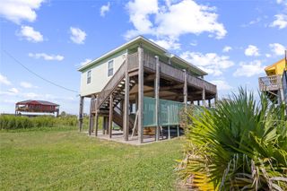 844 S Sage Road, Crystal Beach, TX 77650