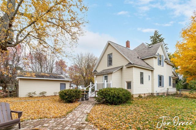 820 Lugers Road, Holland, MI 49423