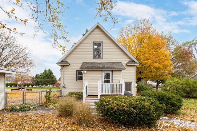 820 Lugers Road, Holland, MI 49423