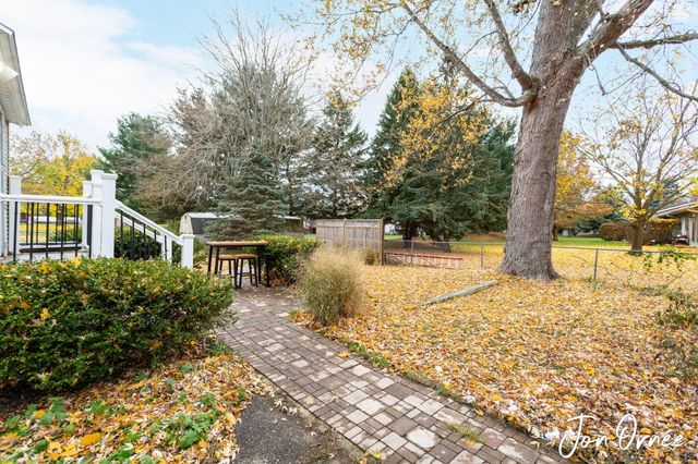 820 Lugers Road, Holland, MI 49423