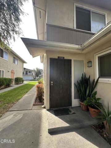 732 W Hemlock Street, Port Hueneme, CA 93041
