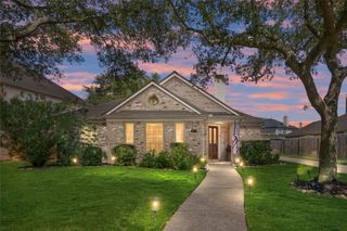 2910 Laguna Shores Lane, League City, TX 77573