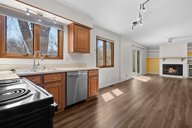 2431 Roanoke Drive, Ypsilanti, MI 48197