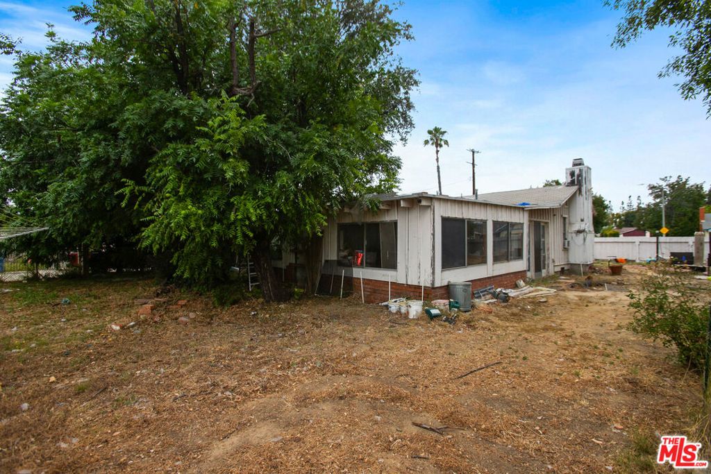 Image 6 of property listing at 7800 Jordan Avenue, Los Angeles, CA 91304