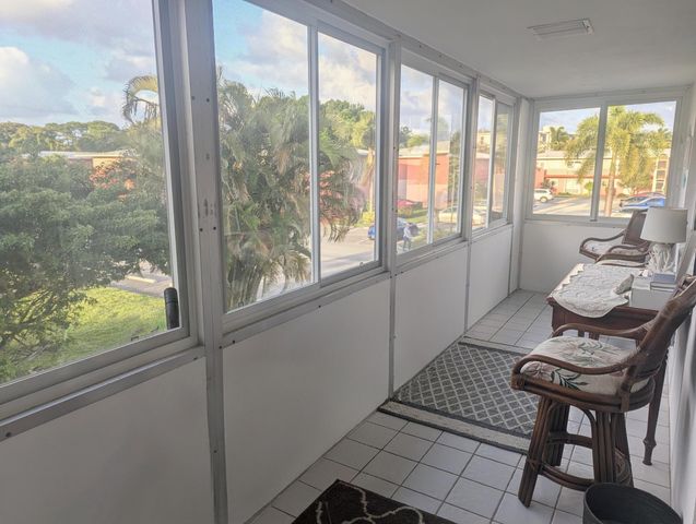 100 E Kingswood E, West Palm Beach, FL 33417