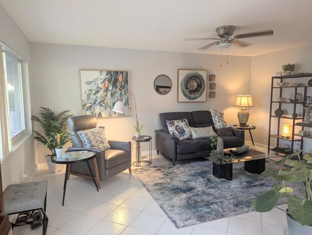 100 E Kingswood E, West Palm Beach, FL 33417