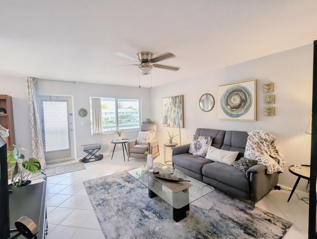 100 E Kingswood E, West Palm Beach, FL 33417