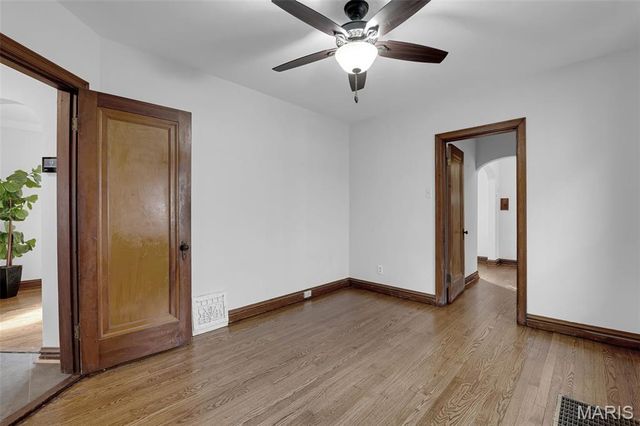 4035 Fairview Avenue, St Louis, MO 63116