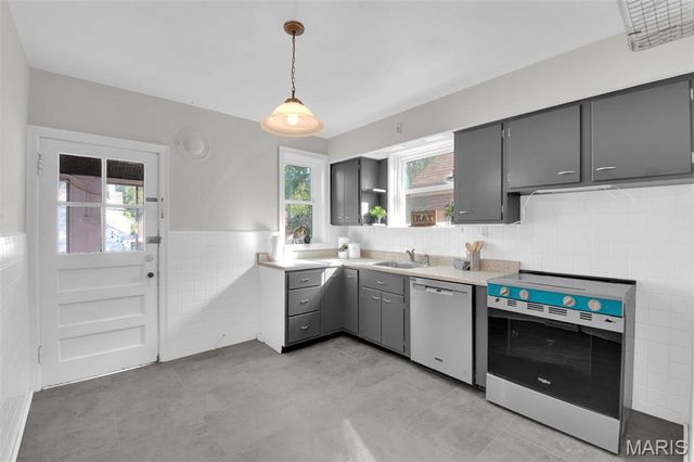 4035 Fairview Avenue, St Louis, MO 63116