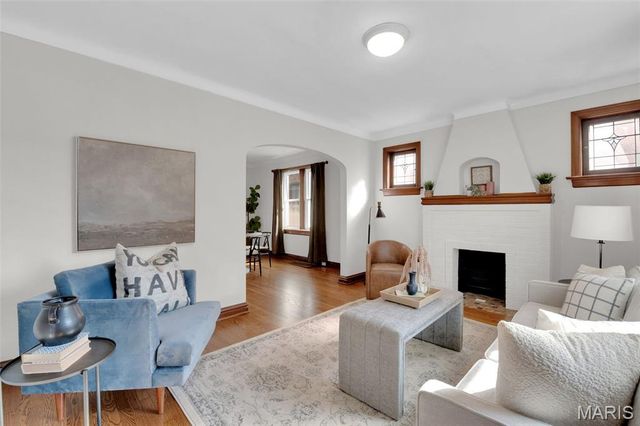 4035 Fairview Avenue, St Louis, MO 63116