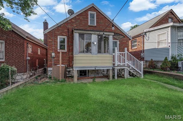 4035 Fairview Avenue, St Louis, MO 63116