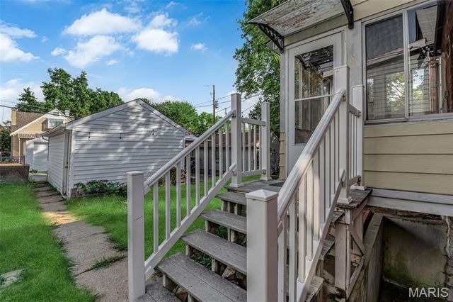 4035 Fairview Avenue, St Louis, MO 63116