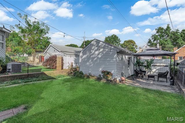 4035 Fairview Avenue, St Louis, MO 63116