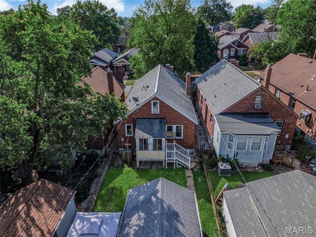 4035 Fairview Avenue, St Louis, MO 63116