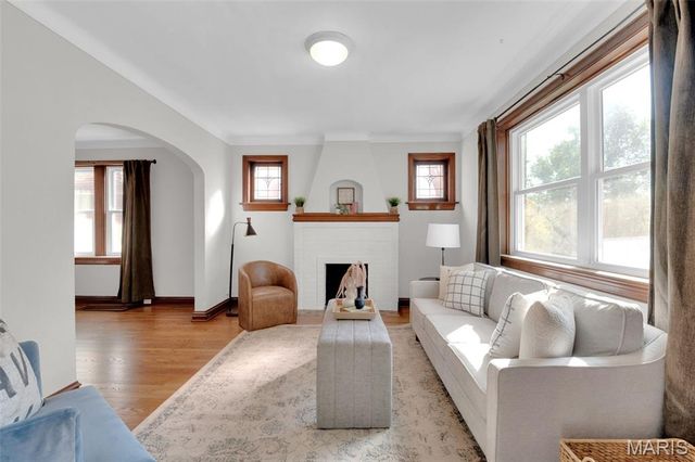 4035 Fairview Avenue, St Louis, MO 63116