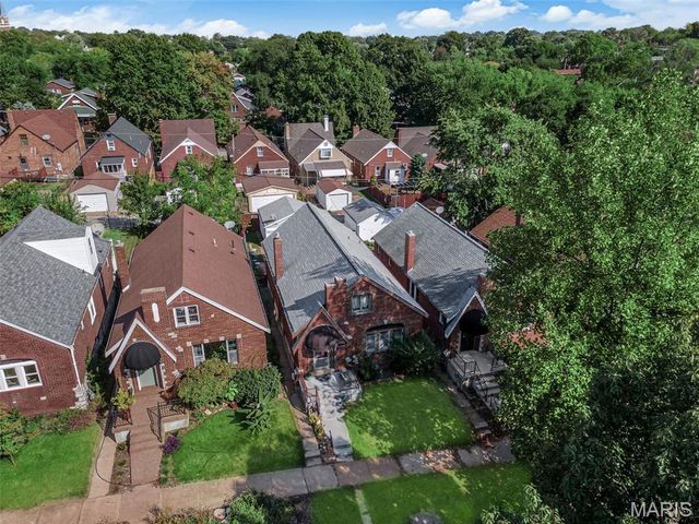 4035 Fairview Avenue, St Louis, MO 63116