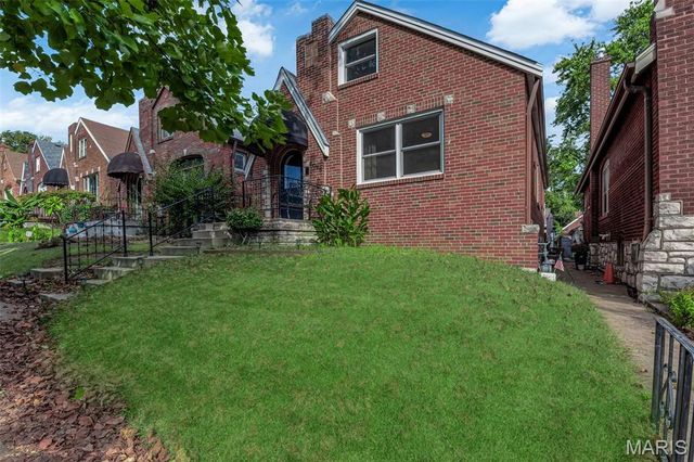 4035 Fairview Avenue, St Louis, MO 63116
