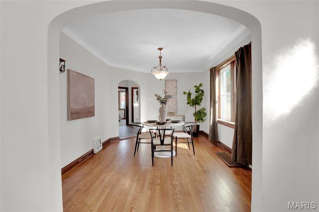 4035 Fairview Avenue, St Louis, MO 63116