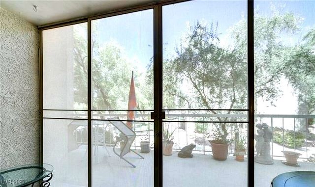 730 South Royal Crest Circle 414, Las Vegas, NV 89169