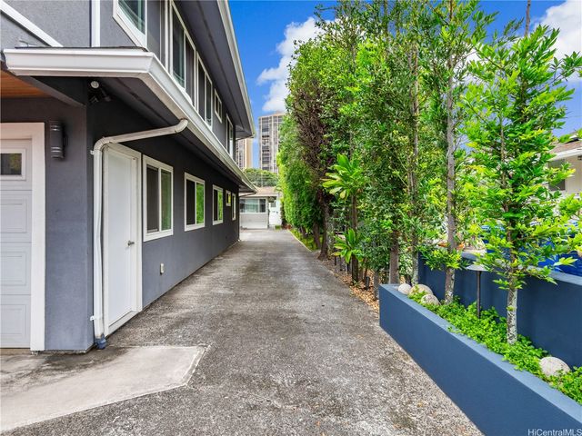 2134 Kanealii Avenue, Honolulu, HI 96813