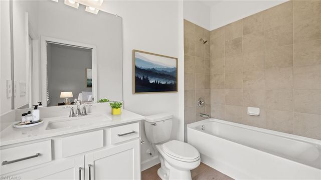 5172 SUGARWOOD DR, Naples, FL 34113