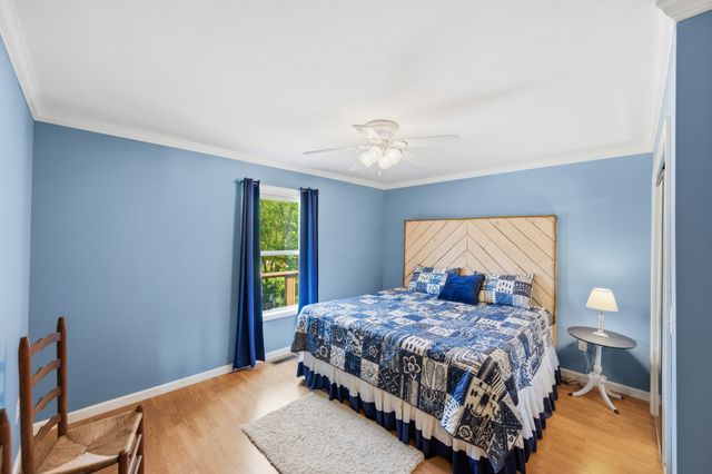 1728 Yarbro Landing Ln, Decaturville, TN 38329