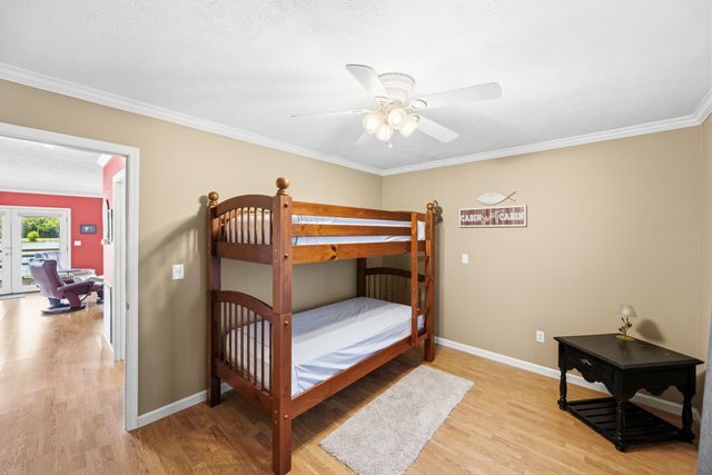 1728 Yarbro Landing Ln, Decaturville, TN 38329