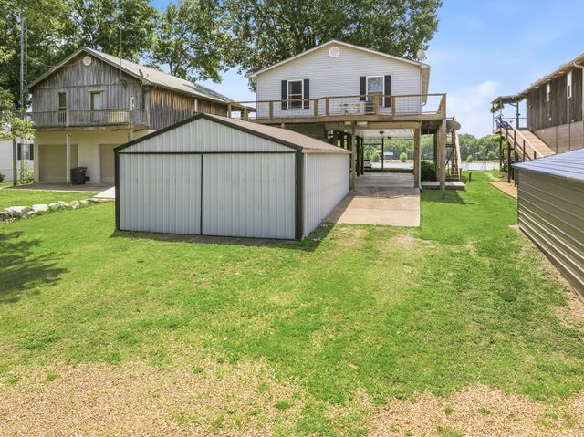 1728 Yarbro Landing Ln, Decaturville, TN 38329