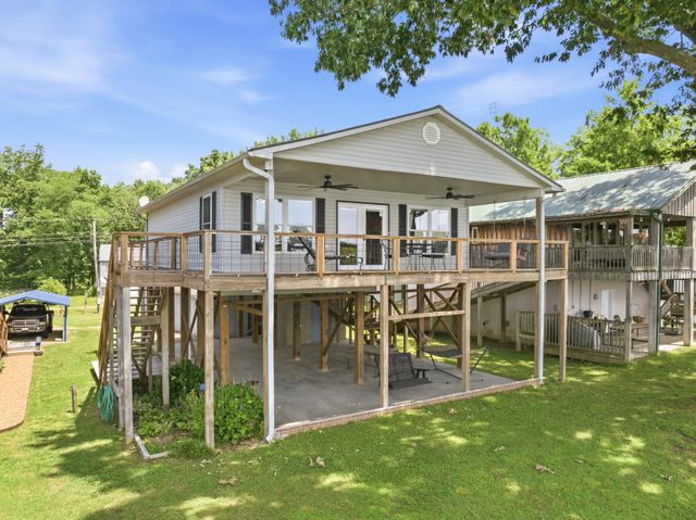 1728 Yarbro Landing Ln, Decaturville, TN 38329