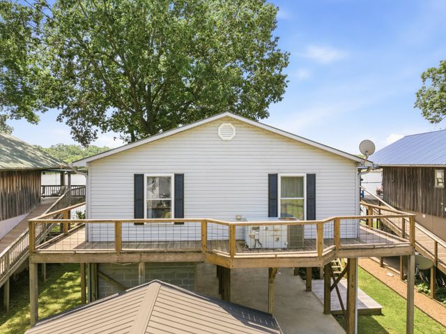 1728 Yarbro Landing Ln, Decaturville, TN 38329