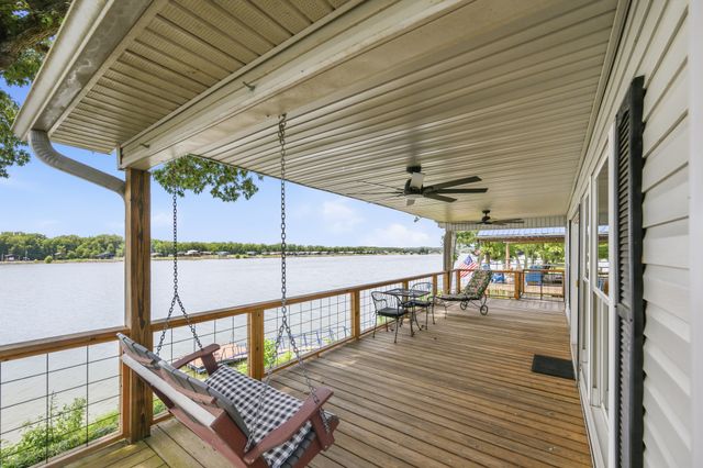 1728 Yarbro Landing Ln, Decaturville, TN 38329