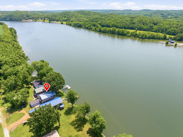1728 Yarbro Landing Ln, Decaturville, TN 38329