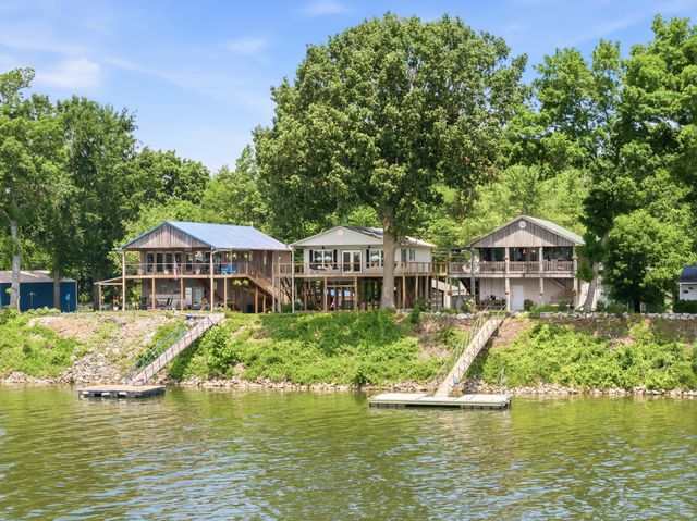 1728 Yarbro Landing Ln, Decaturville, TN 38329