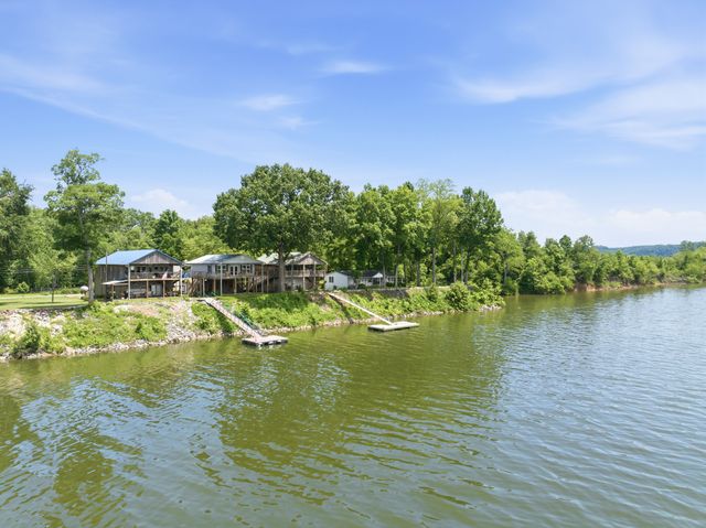 1728 Yarbro Landing Ln, Decaturville, TN 38329
