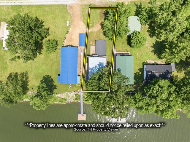 1728 Yarbro Landing Ln, Decaturville, TN 38329