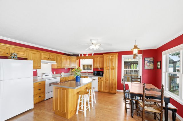 1728 Yarbro Landing Ln, Decaturville, TN 38329