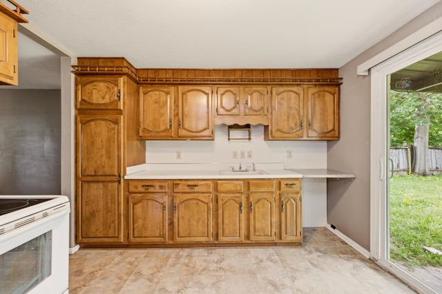 4533 S OAK AVE, Wichita, KS 67217