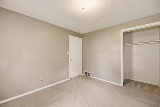 4533 S OAK AVE, Wichita, KS 67217